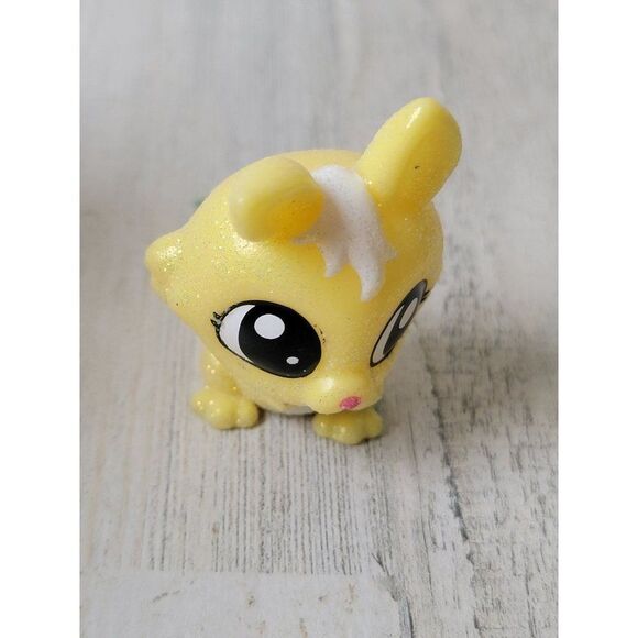 XO yellow glitter bunny rabbit Easter toy figure - Picture 3 of 4
